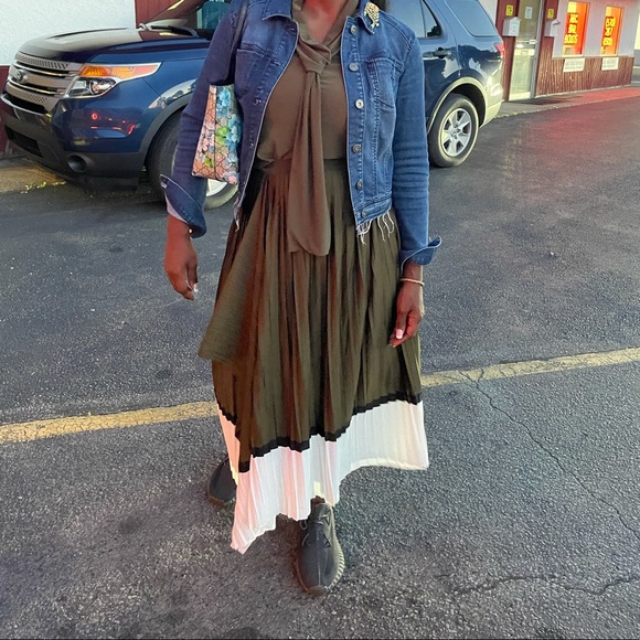 H&M sOft 💚💚🤍🤍pleated skirt SZ6 - Picture 4 of 5